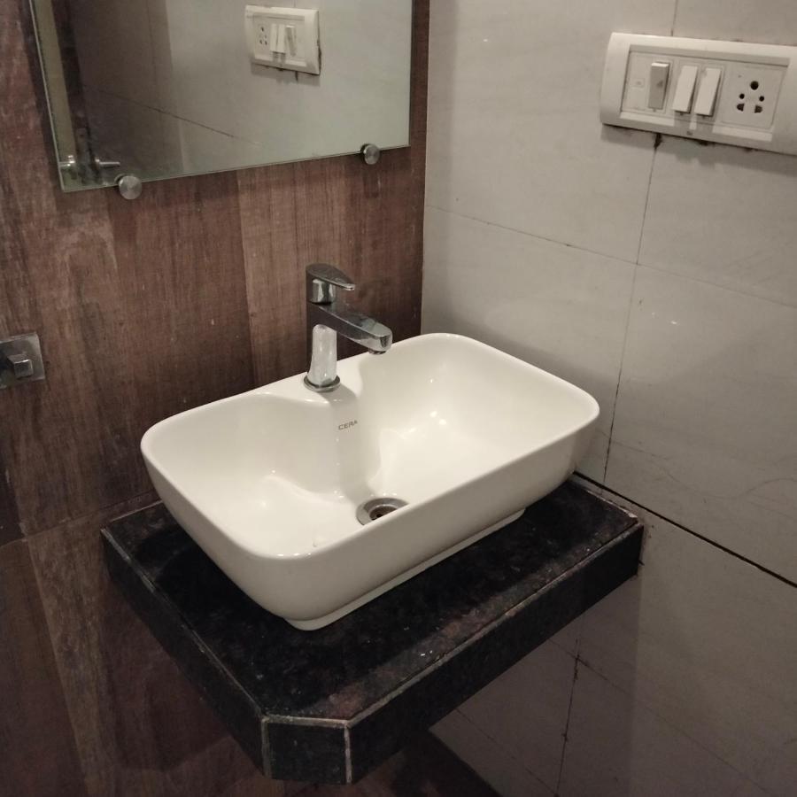 Hotel Everest Navi Mumbai Eksteriør bilde