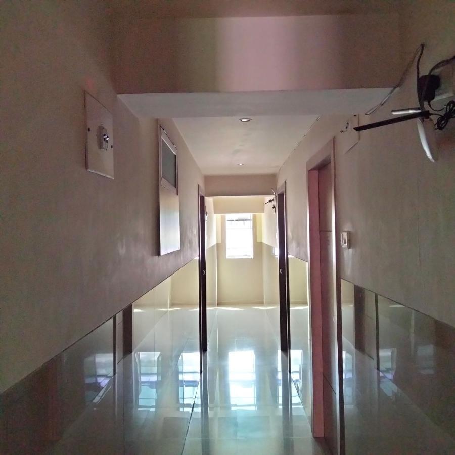 Hotel Everest Navi Mumbai Eksteriør bilde