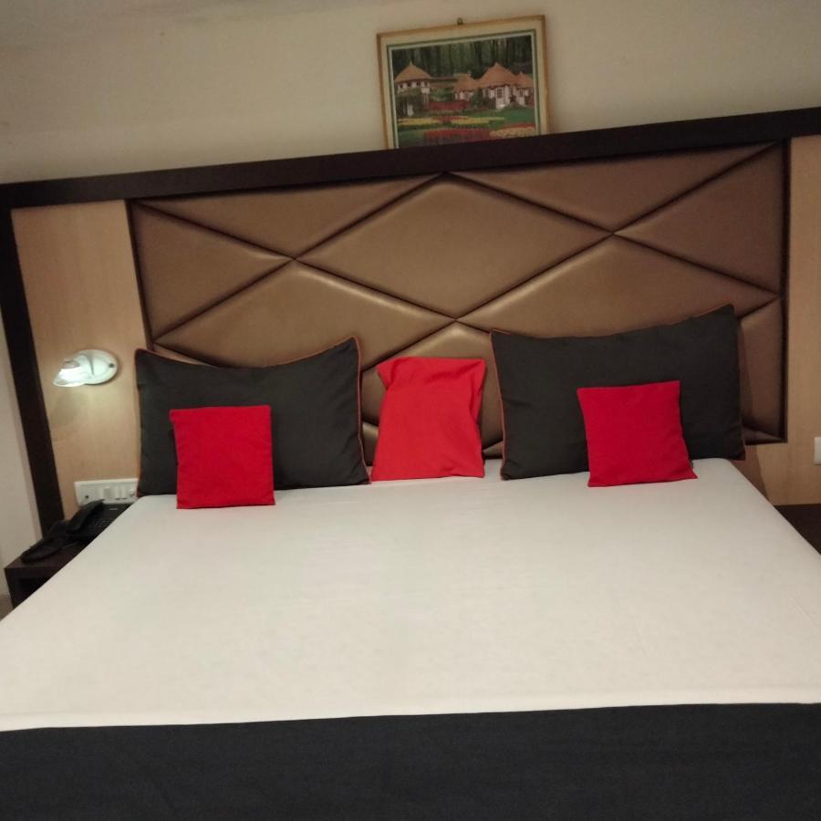Hotel Everest Navi Mumbai Eksteriør bilde